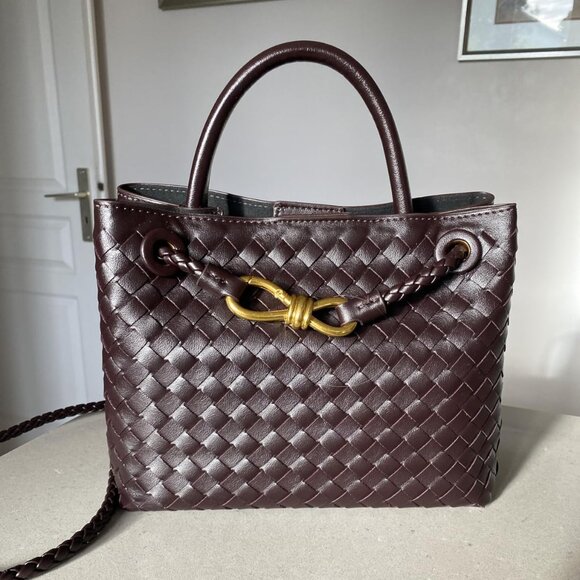 Neiman Marcus Handbags - Neiman Marcus Lucine Handmade Woven Gold Knot Leather Purse